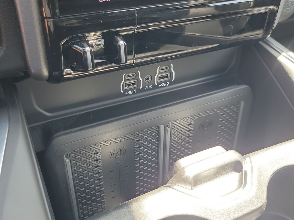 New 2026 Ceramic Gray Clear-Coat Exterior Paint RAM Laramie image 32