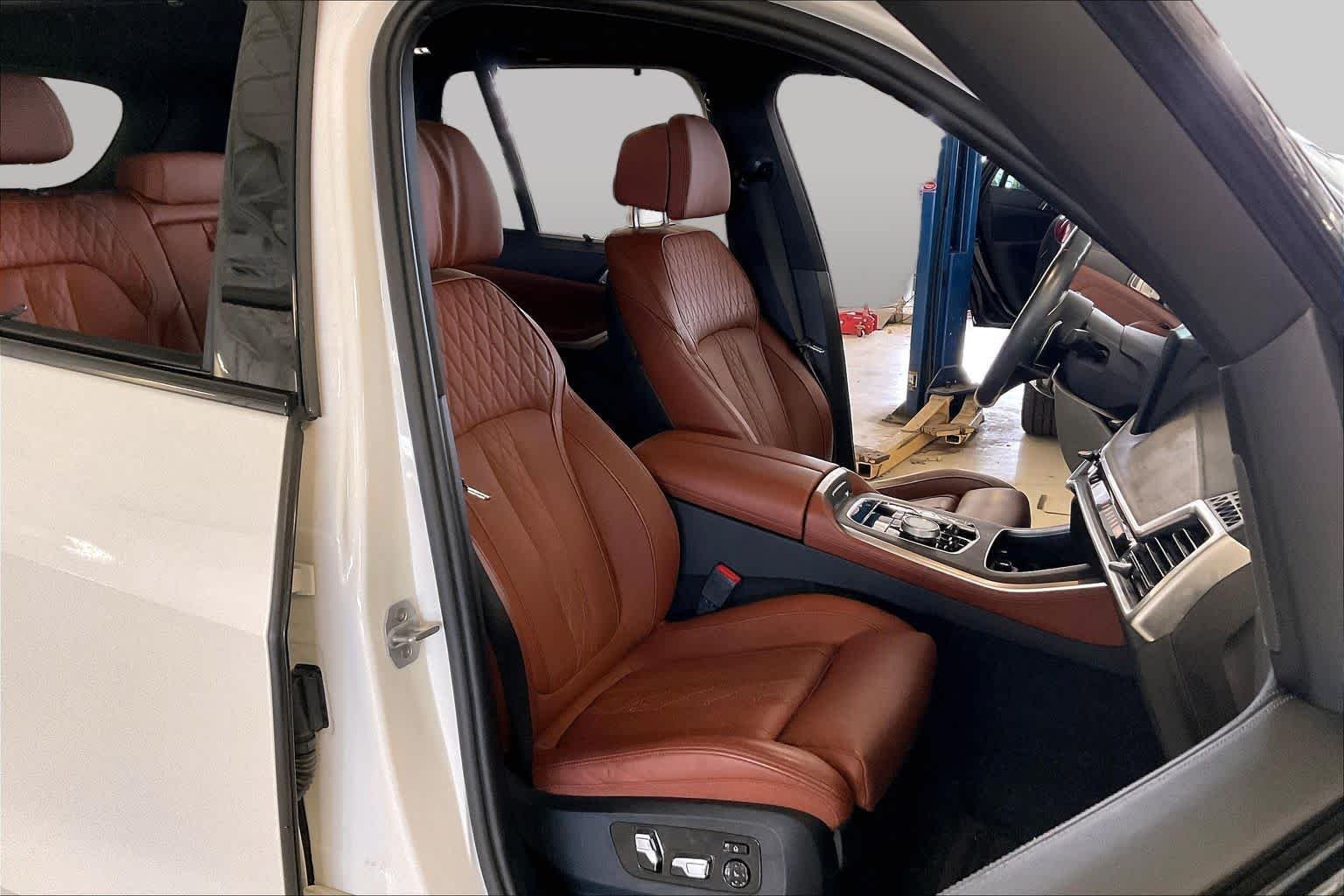 Used 2024 Mineral White Metallic BMW M60i image 8