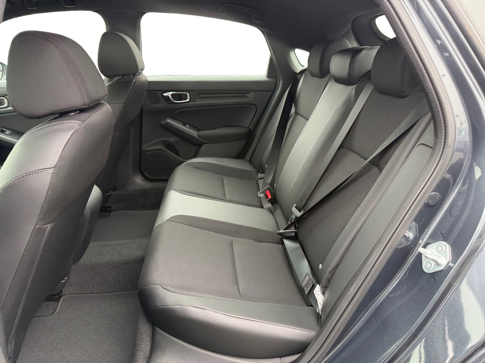 2026 Honda Civic Hatchback Sport - Photo 16