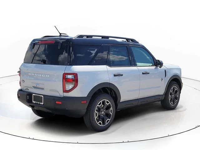 New 2026 White Metallic Ford Outer Banks image 5