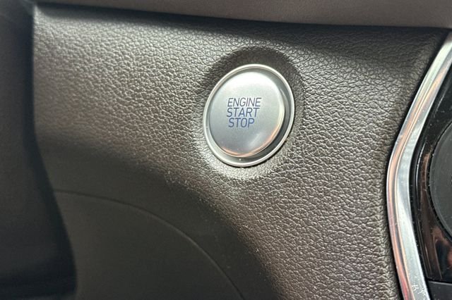 Used 2020 Gray Hyundai SEL image 31