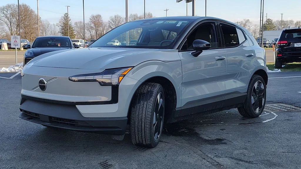 2026 Volvo EX30 Plus - Photo 6