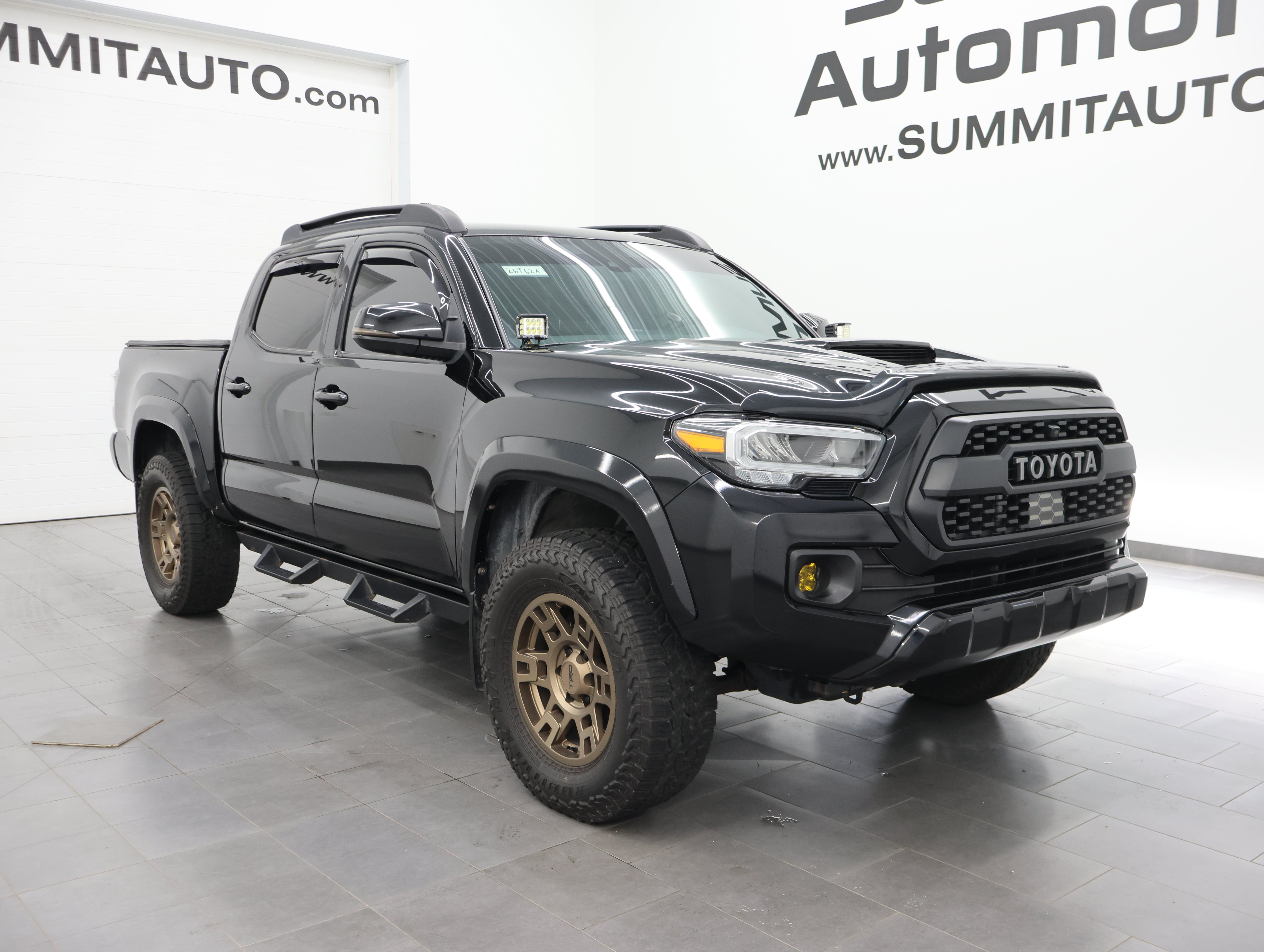 Used 2021  Toyota  image 2