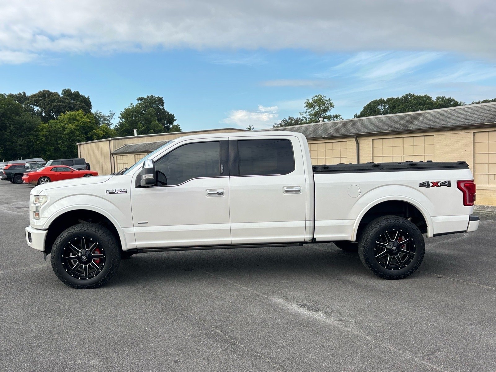 Used 2016 White Platinum Tri-Coat Metallic Ford Platinum image 3