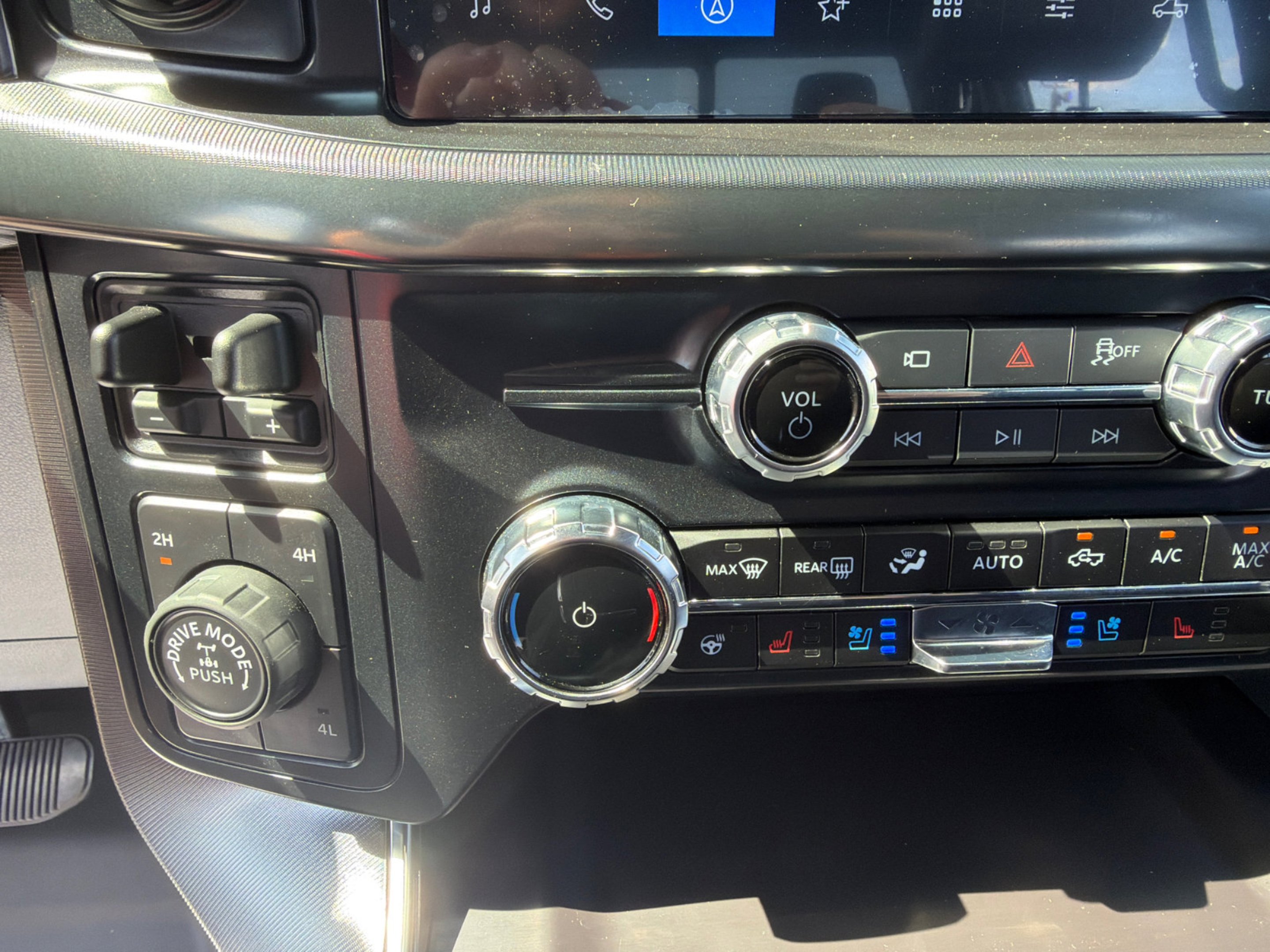New 2026 Agate Black Metallic Ford Platinum® image 26