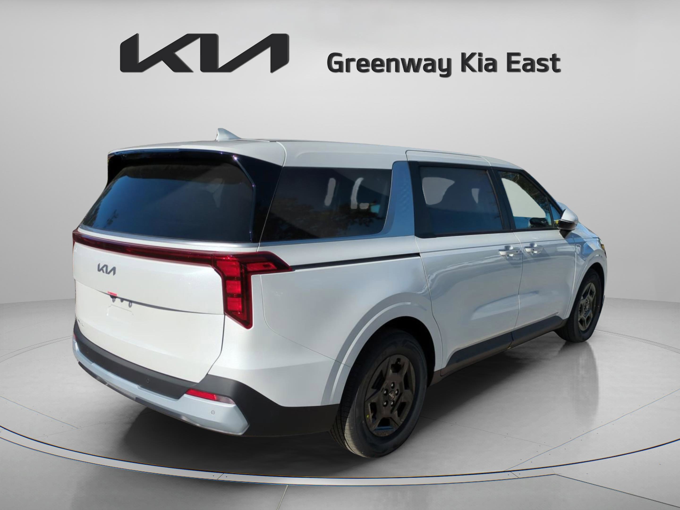 New 2026 Snow White Pearl Kia LXS image 5