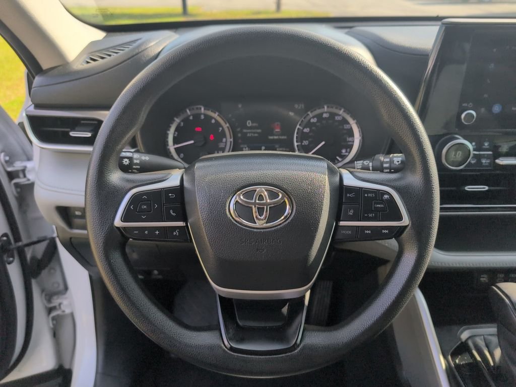 Used 2023 Beige Toyota L image 26