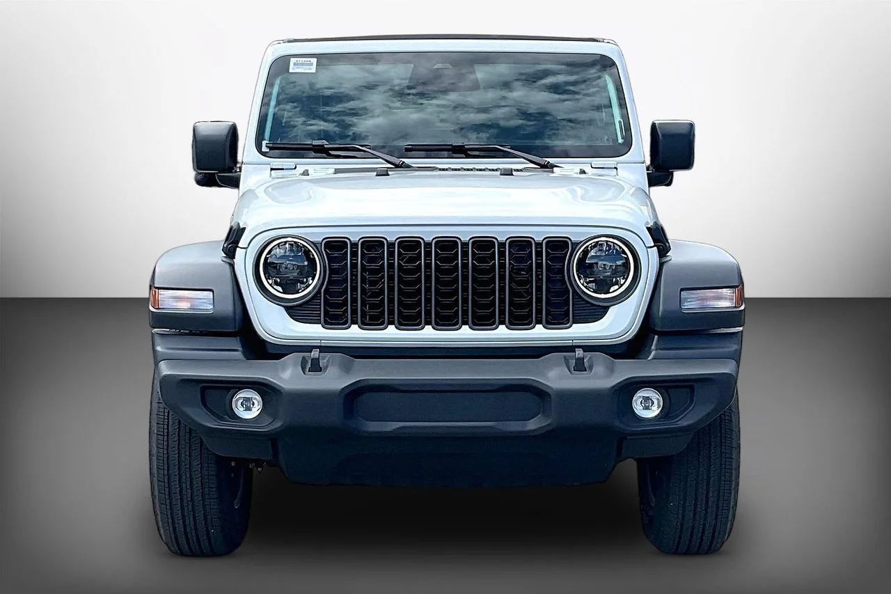 New 2026 Bright White Clear-Coat Exterior Paint Jeep Sport S image 3