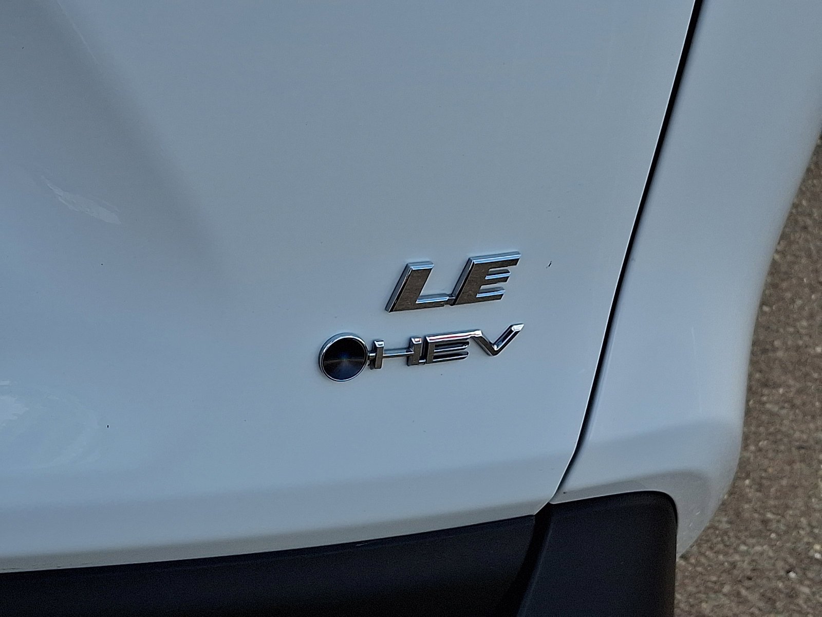Used 2025 Ice Cap Toyota Hybrid LE image 29