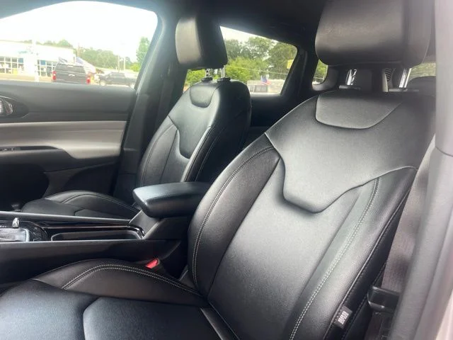 Used 2025 Silver Jeep Limited image 16