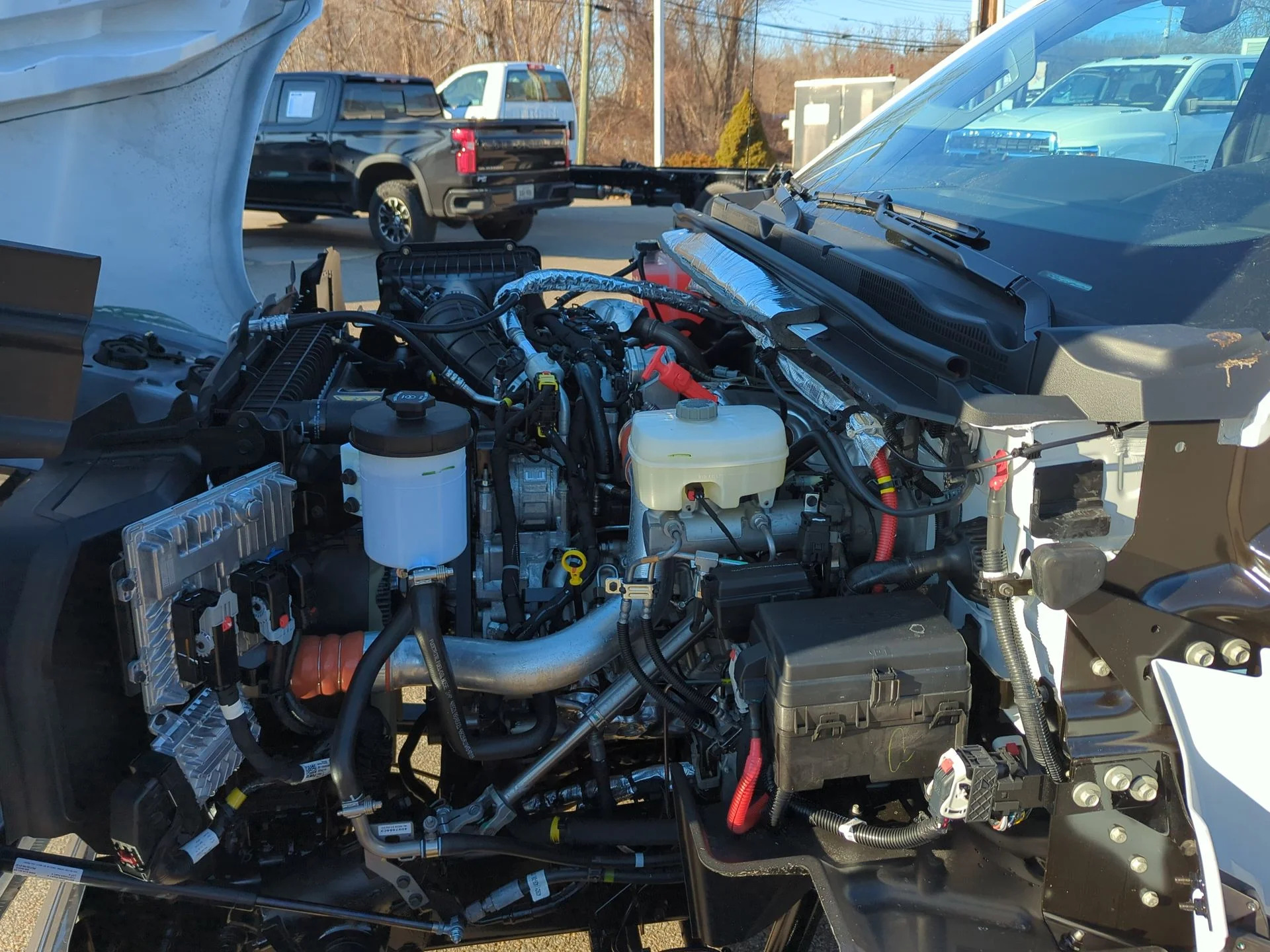 New 2023 Summit White Chevrolet Work Truck image 31