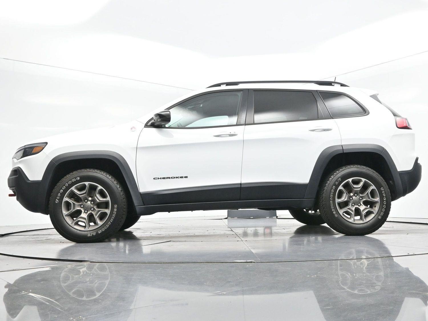Used 2022 Bright White Clearcoat Jeep Trailhawk image 50