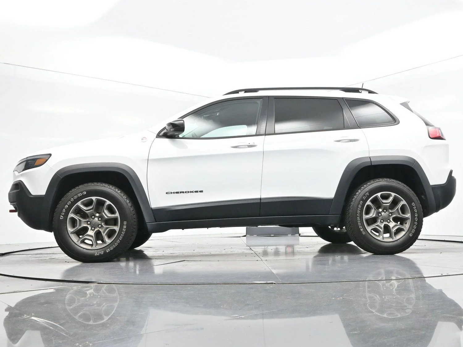 Used 2022 Bright White Clearcoat Jeep Trailhawk image 50