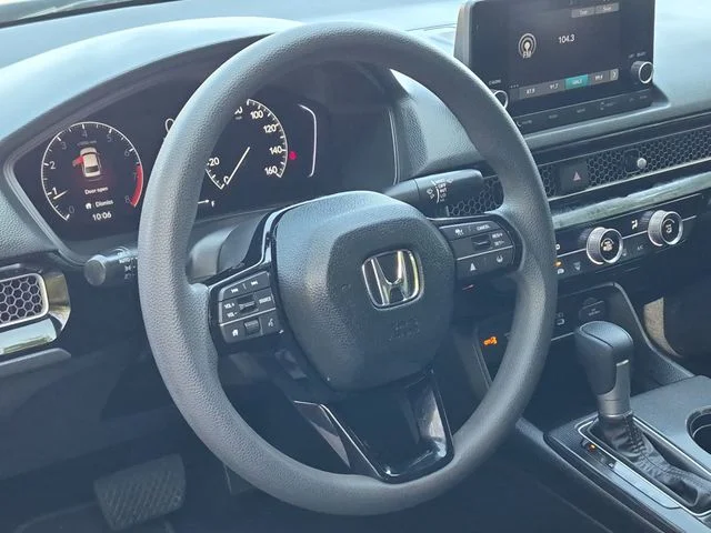 Used 2025  Honda LX image 31