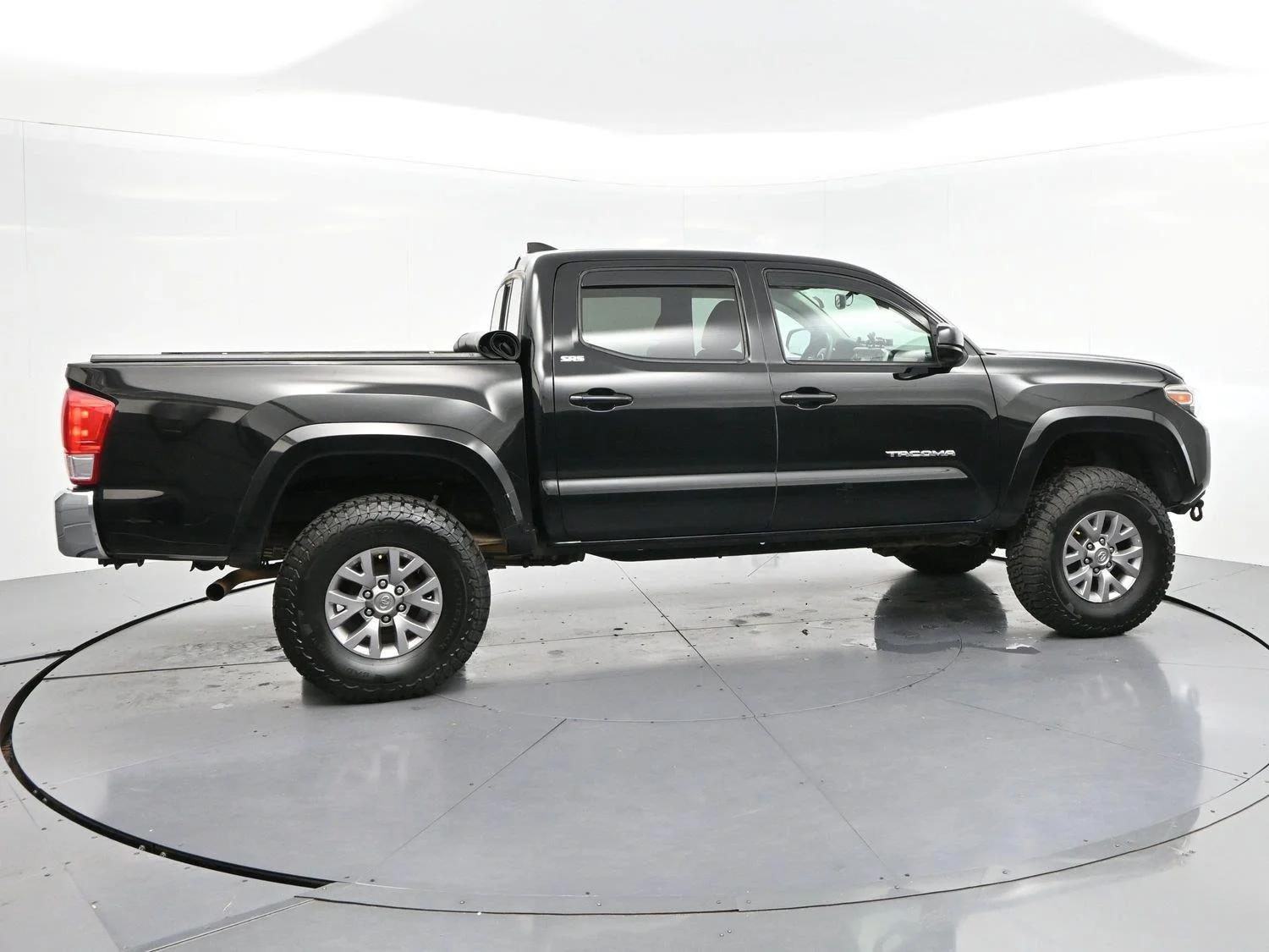 Used 2016 Black Toyota SR image 8
