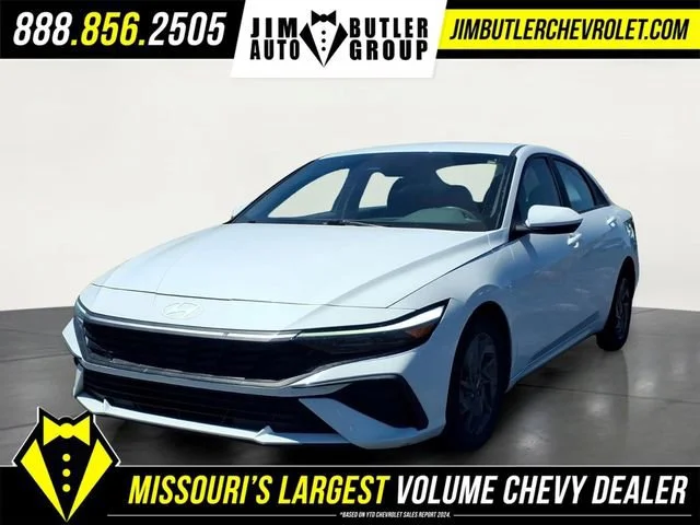 Used 2024  Hyundai SEL image 1