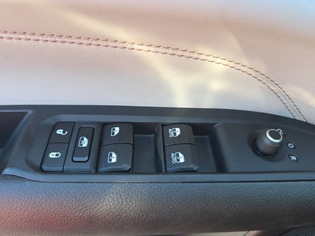 Used 2025 Red Jeep Limited image 29
