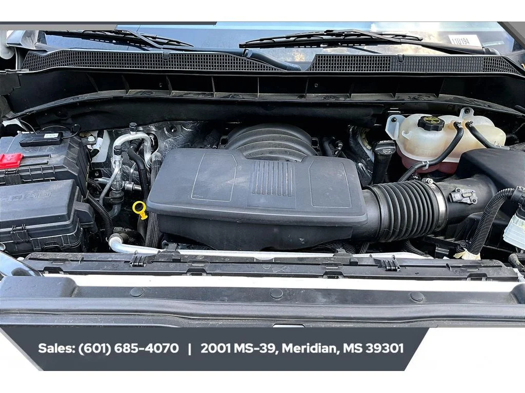 Used 2024 Summit White Chevrolet LT image 8