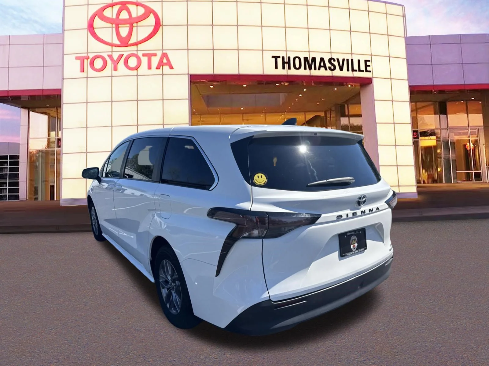 Used 2024  Toyota  image 7
