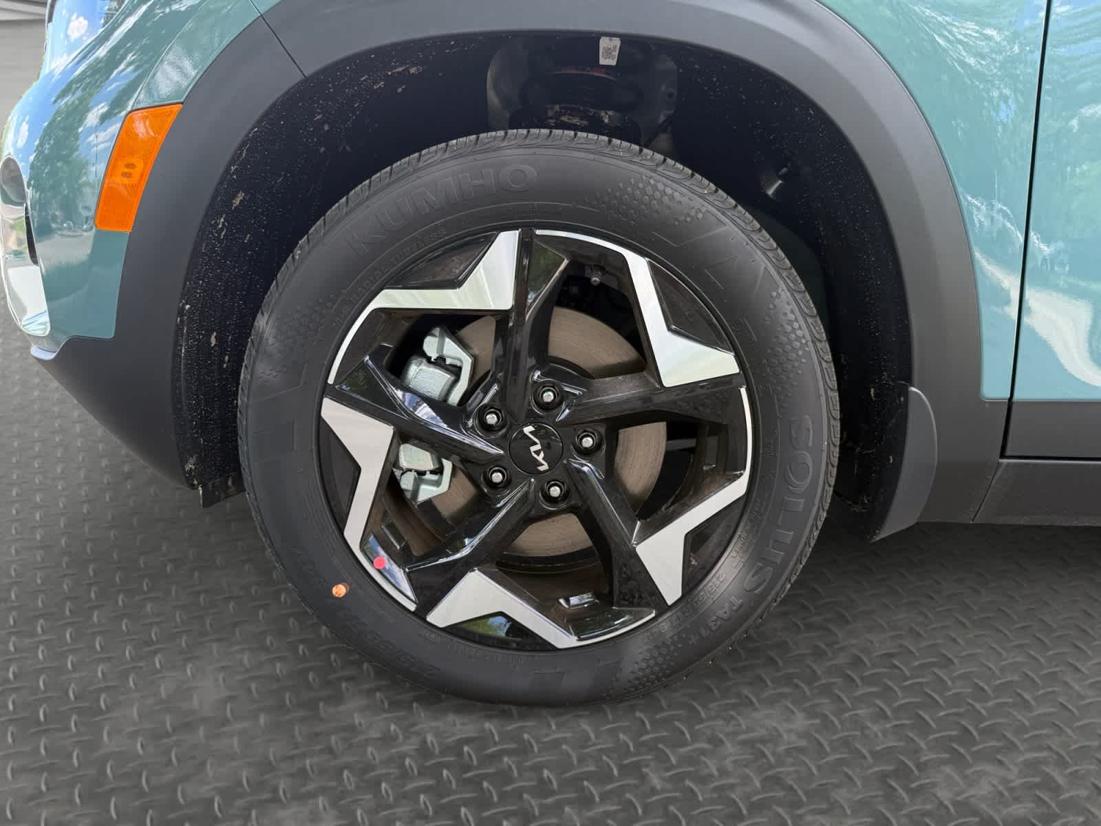 New 2026 Pluton Blue/Black Roof Kia S image 9
