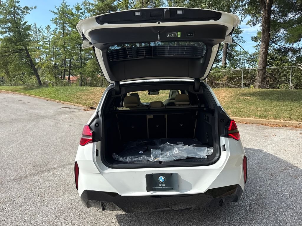 New 2026 White BMW 30 xDrive image 25