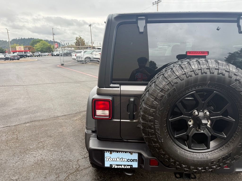 Used 2025 Granite Crystal Metallic Clearcoat Jeep Willys image 7