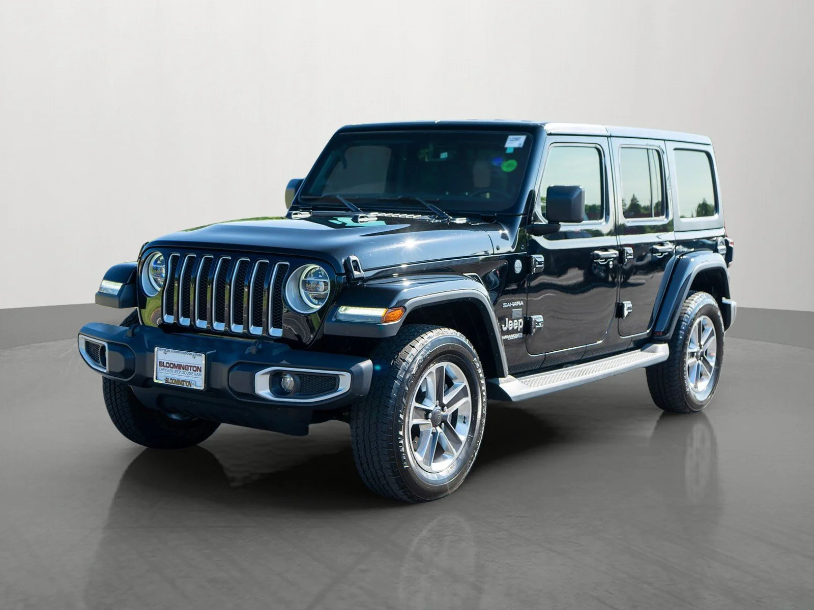 Used 2019 Black Clearcoat Jeep Unlimited Sahara image 3