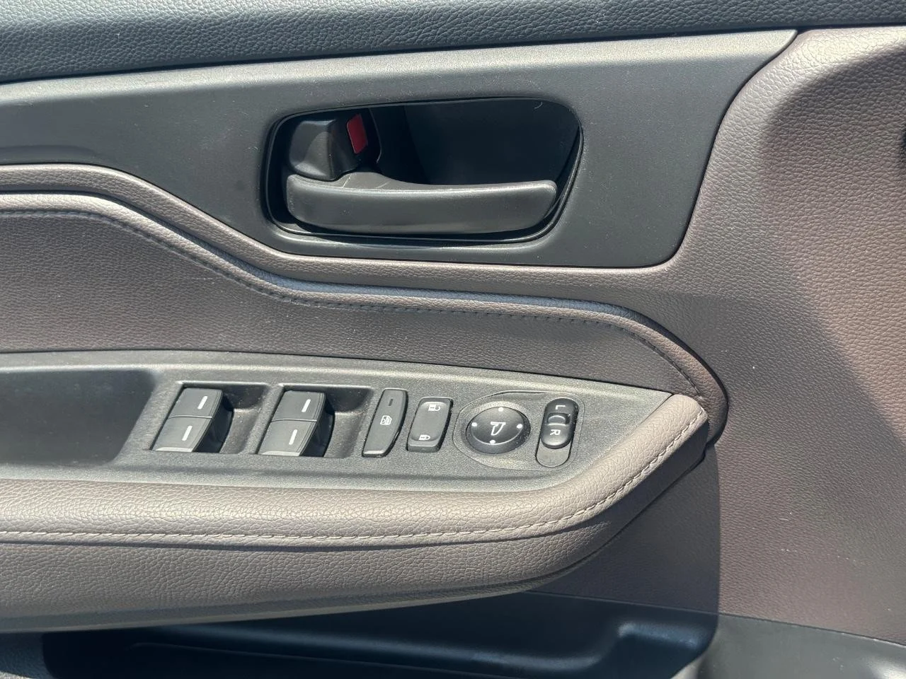 2021 Honda Odyssey EX - Photo 24
