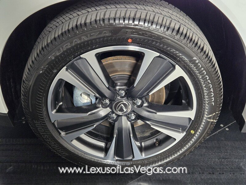 2025 Lexus UX 300h Premium - Photo 9