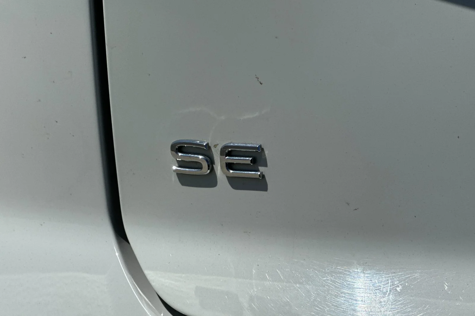 Used 2024 White Volkswagen 2.0T SE with Technology image 26