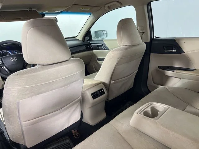 Used 2015 White Honda  image 15