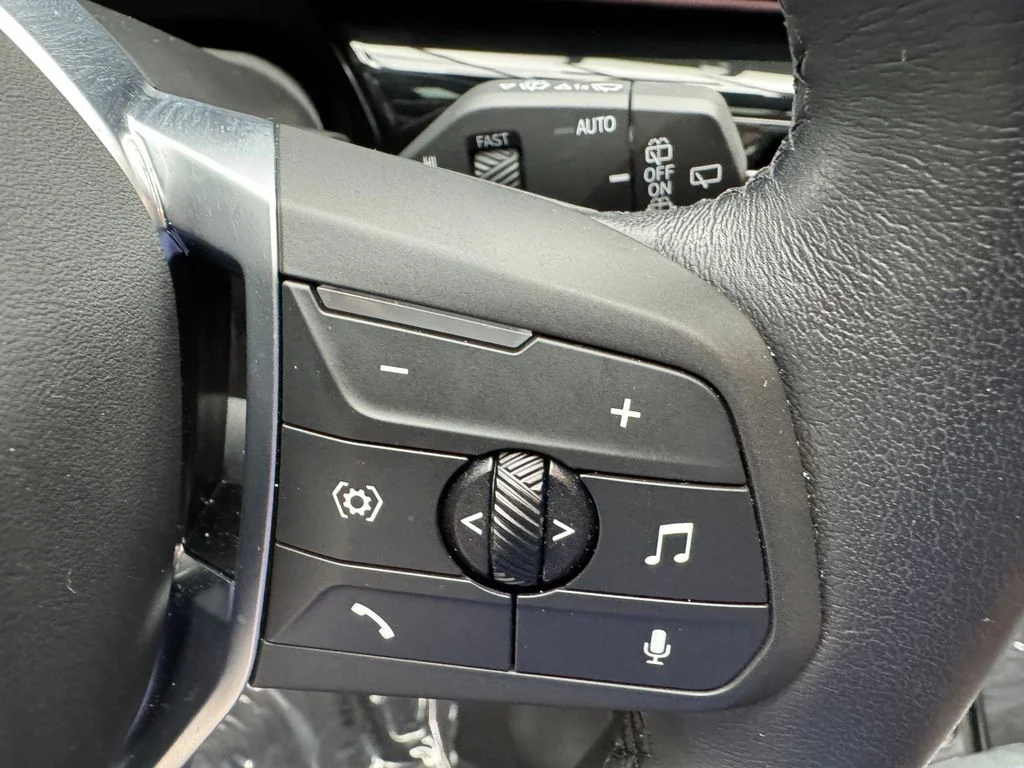 Used 2025 Black BMW xDrive28i image 16