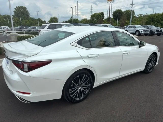 Used 2024 Eminent White Pearl Lexus 350 image 9