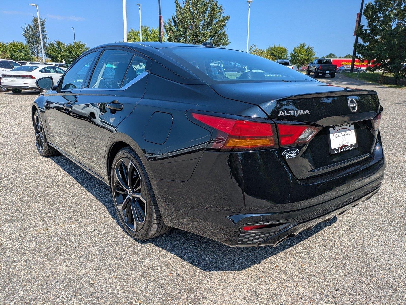 Used 2026 Super Black Nissan SR image 6