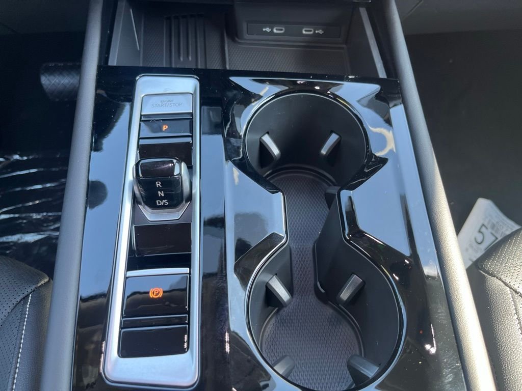 New 2026 Black Volkswagen 2.0T SE w/Technology image 11