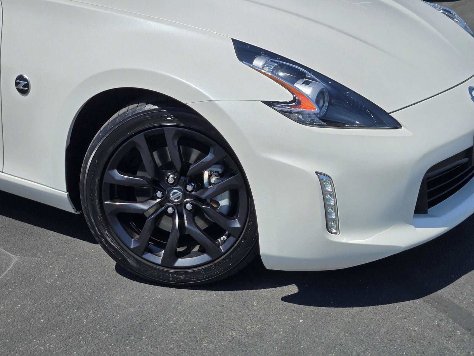 Used 2020 Pearl White Tricoat Nissan  image 9