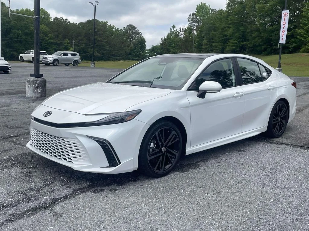 Used 2026 Wind Chill Pearl Toyota XSE image 5