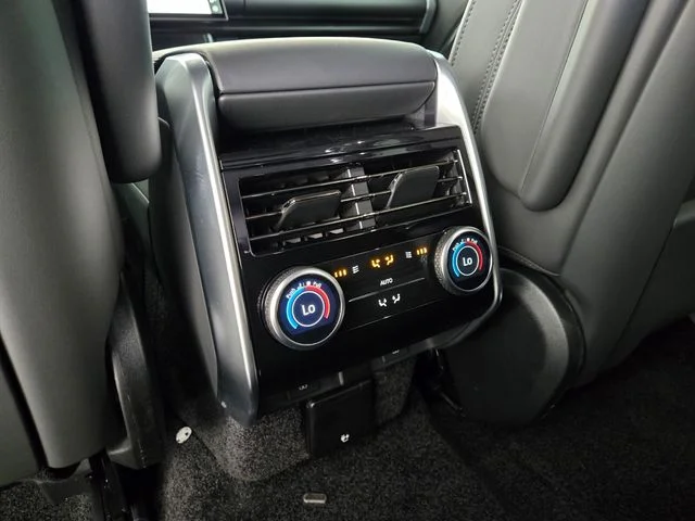 New 2026 Santorini Black Land Rover SE image 13