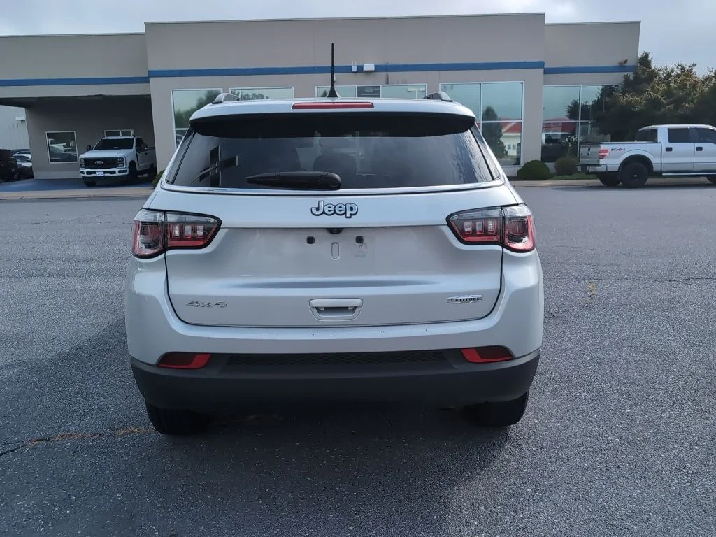 Certified Used 2024 Silver Jeep Latitude image 6