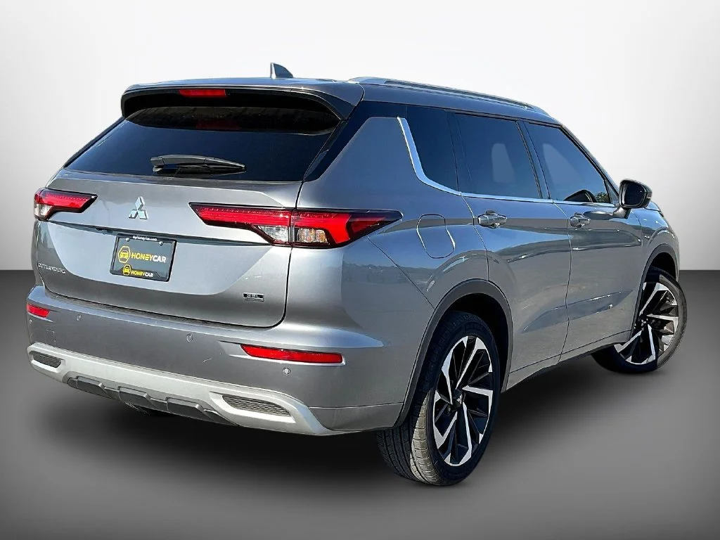 Used 2022 Alloy Silver Metallic Mitsubishi SEL image 6