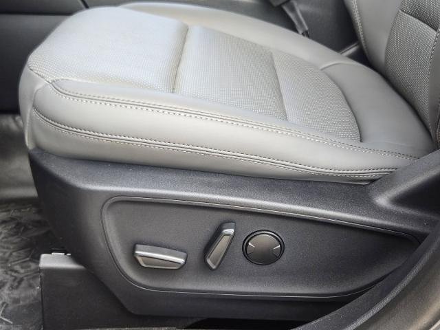 New 2026 Azure Gray Metallic Tri-Coat Ford Badlands® image 36