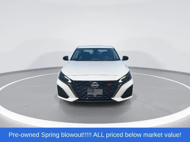 Used 2024 White Nissan 2.5 SR image 3