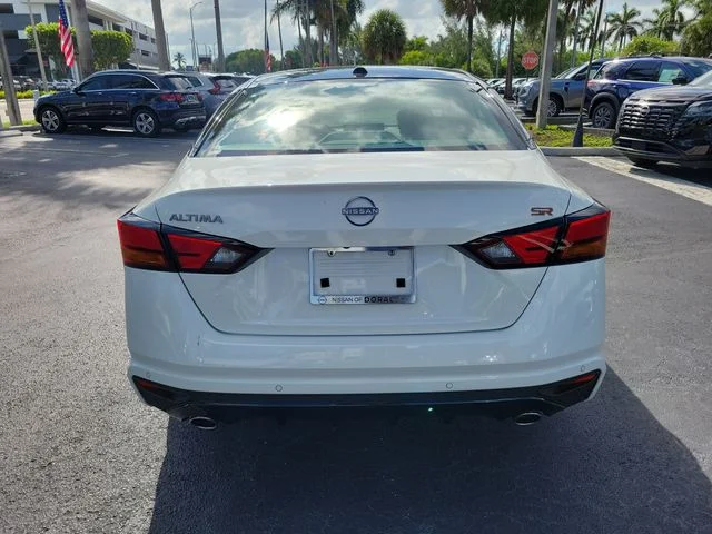 New 2026 Pearl White TriCoat / Super Black Two-tone Nissan SR image 5
