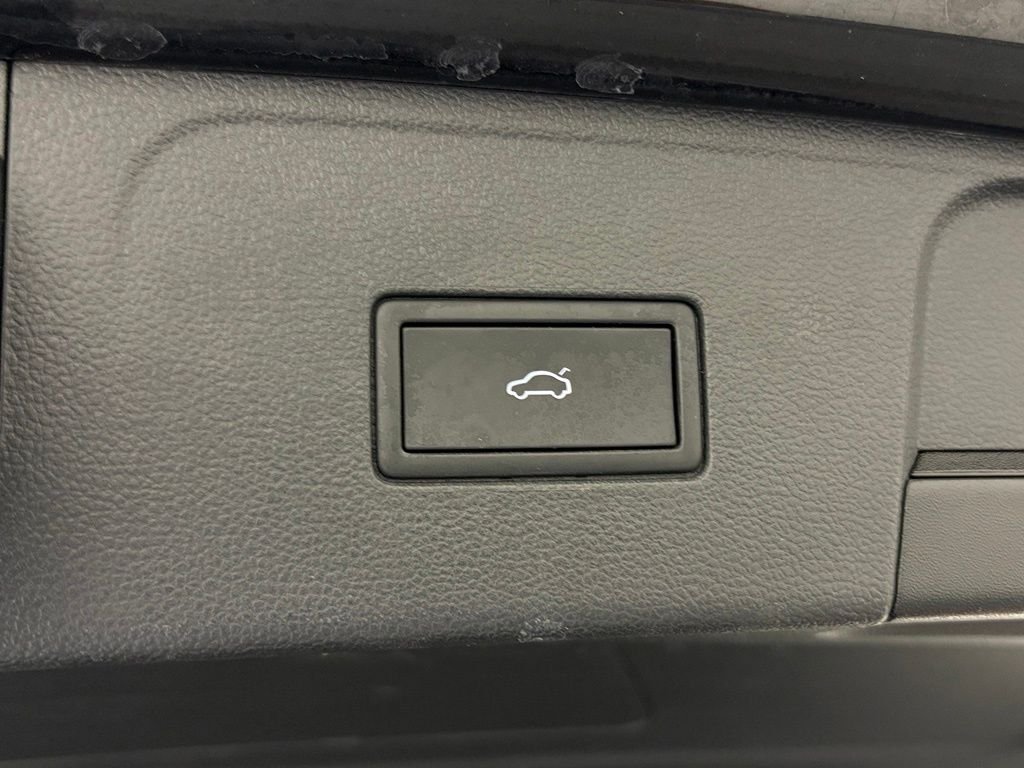 Used 2024 Black Volkswagen 2.0T SE w/Technology image 40