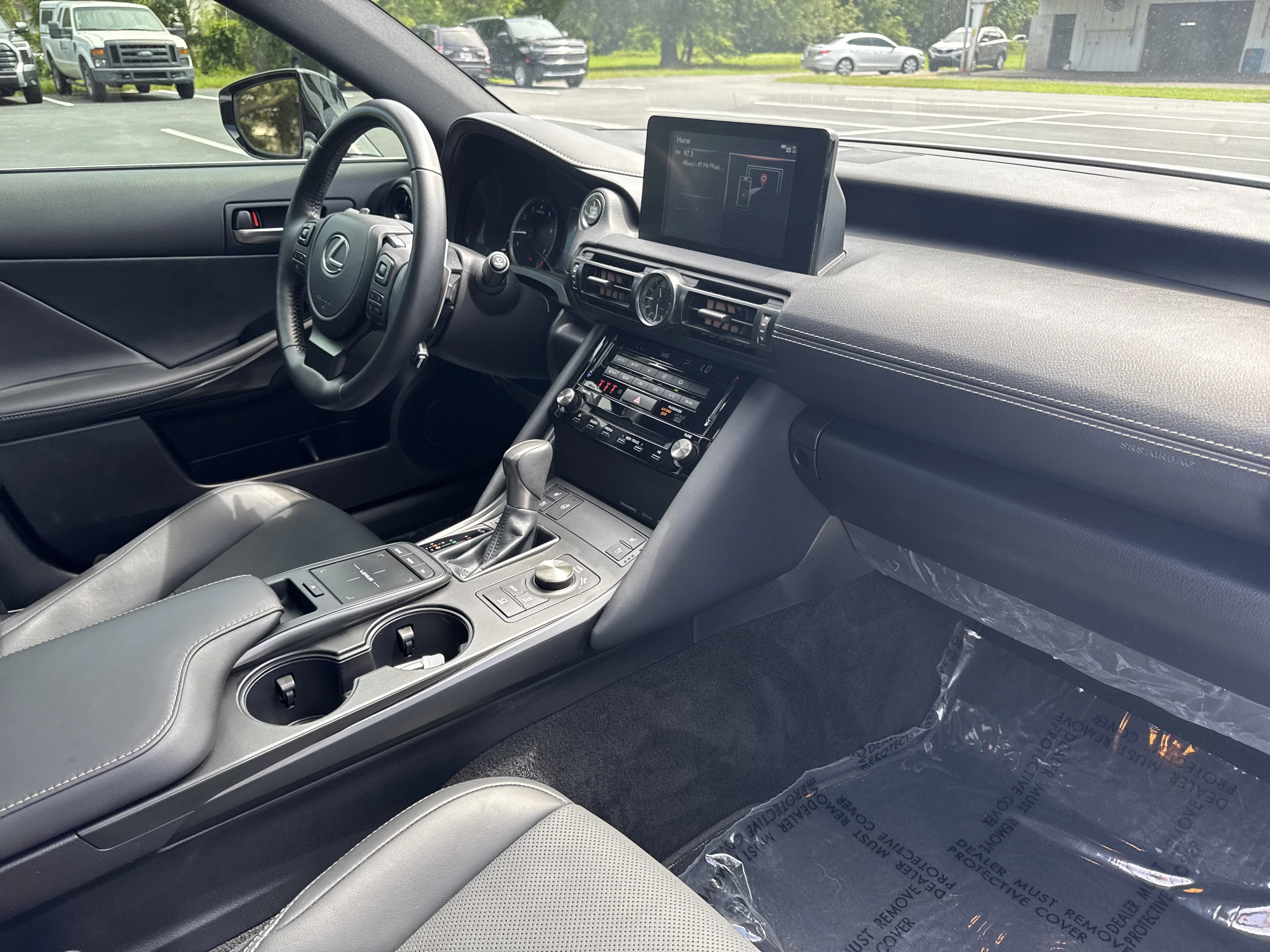 Used 2025 White Pearl Lexus 300 image 39