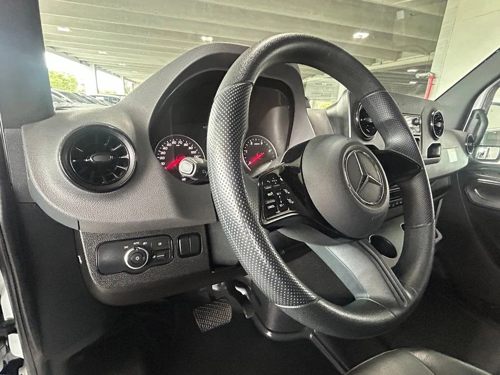 Used 2025 White Mercedes-Benz Cargo 144 WB image 18