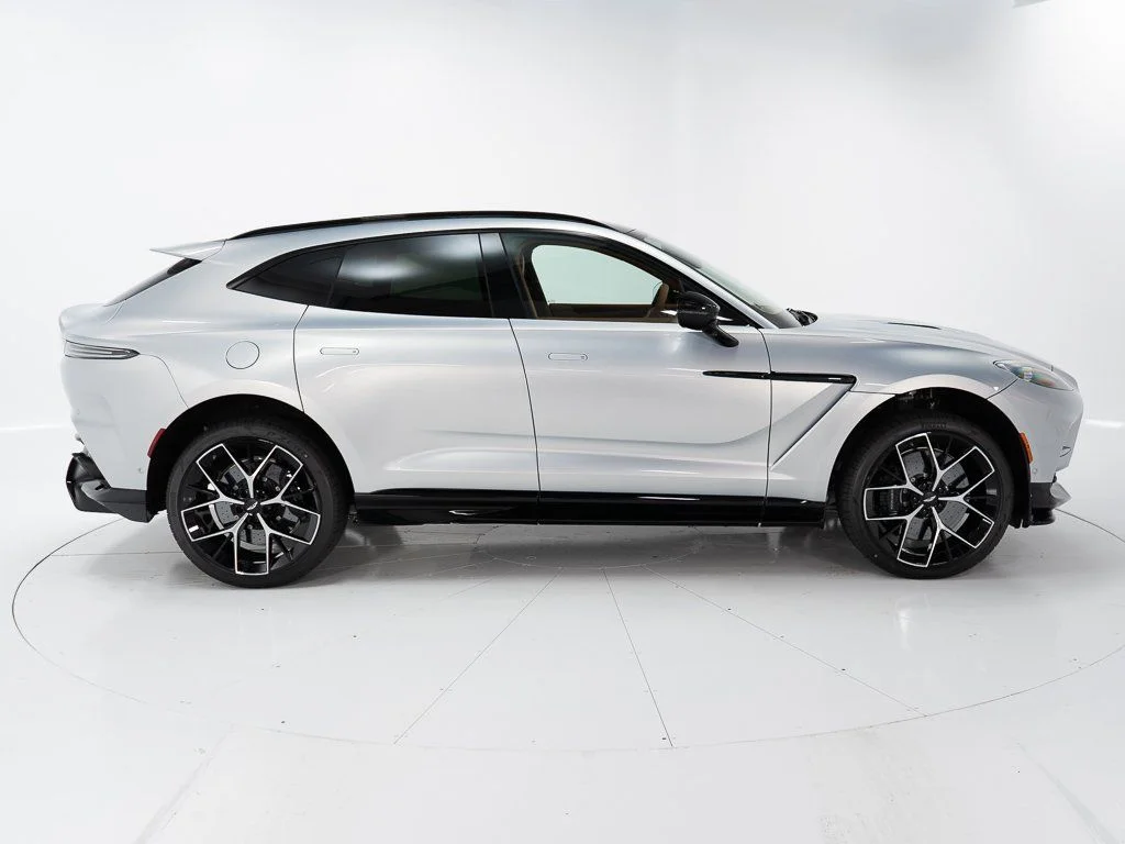 New 2026 Lightning Silver Aston Martin 707 image 6