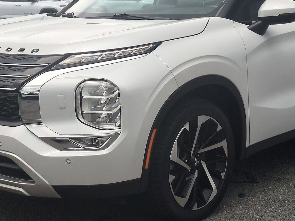 Used 2024 White Mitsubishi SE 2.5 S-AWC image 9