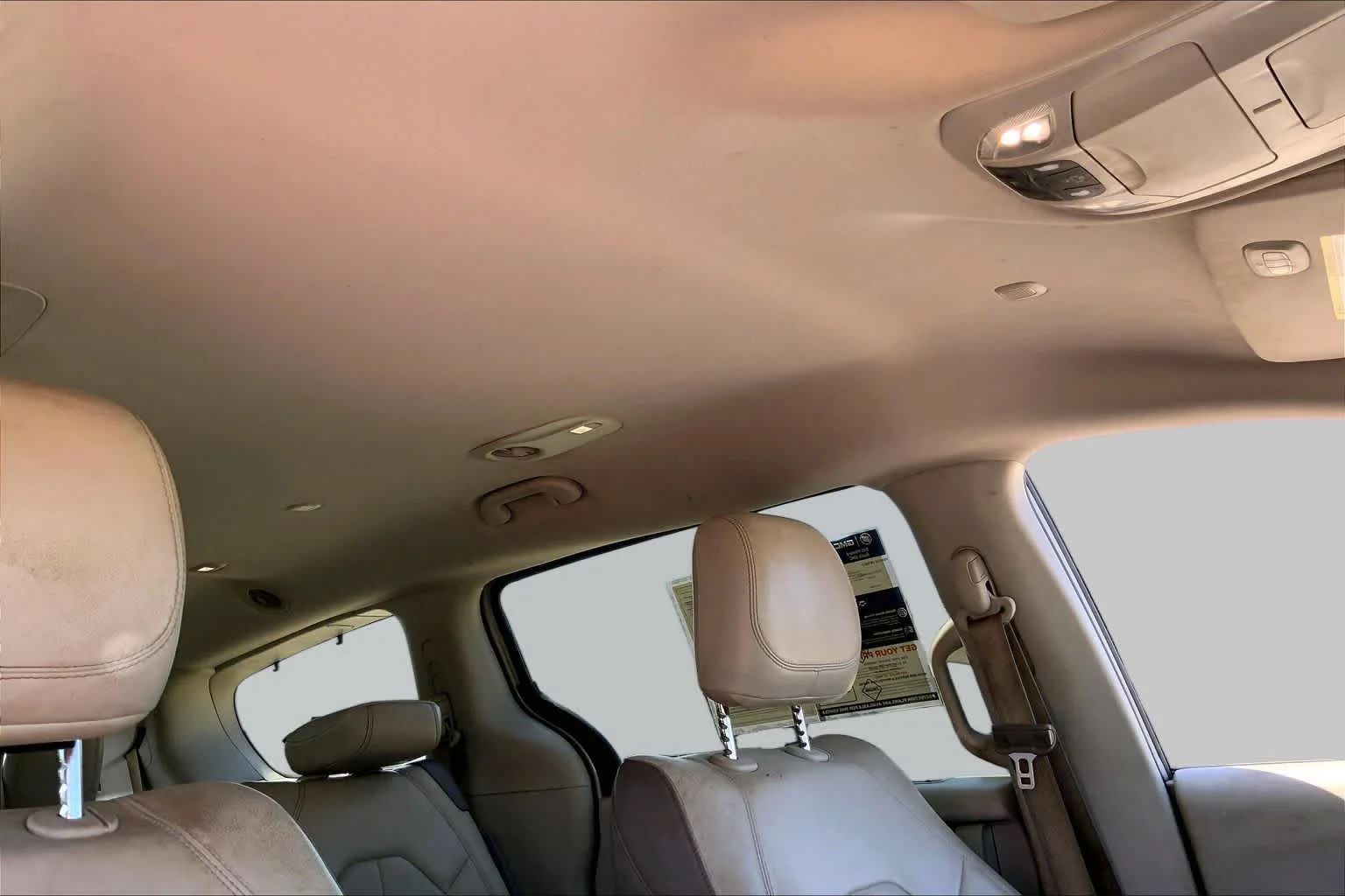Used 2017 Tusk White Chrysler Touring-L image 12