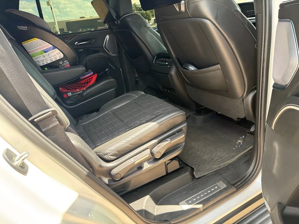 Used 2023 White Cadillac Sport Platinum image 8
